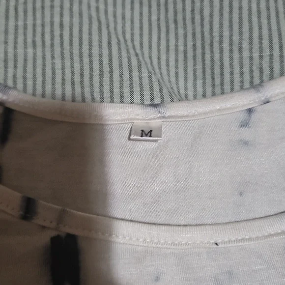 Top - Picture 2 of 2